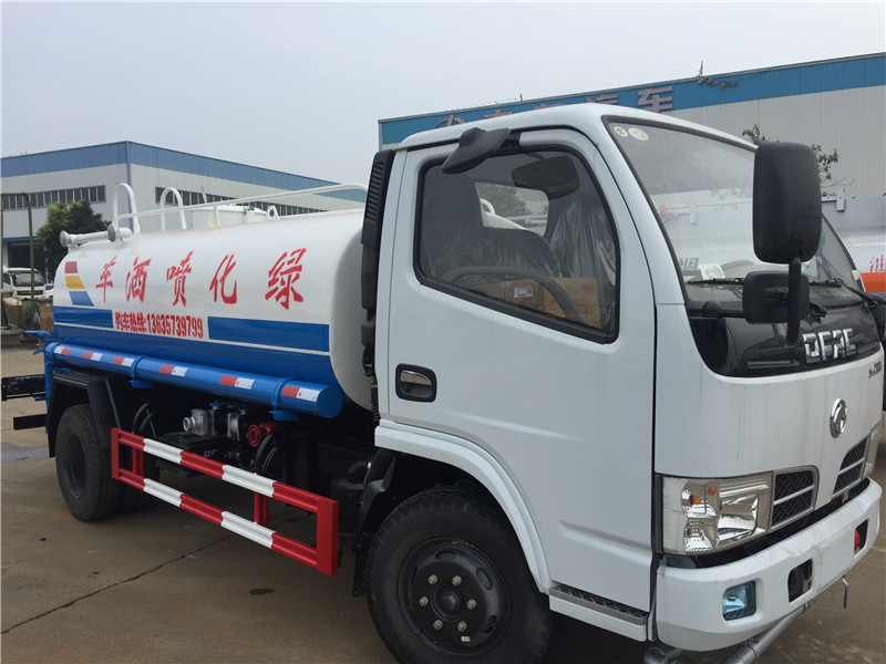 灑 水 車(chē)24.jpg